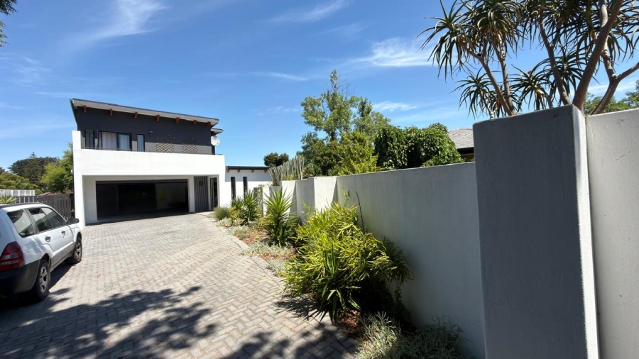 5 Bedroom Property for Sale in Elim Western Cape